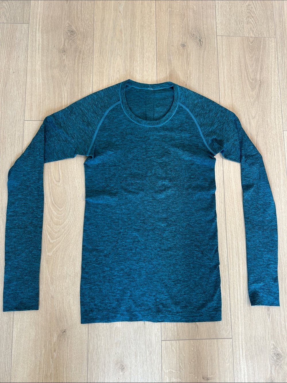 Lululemon Swiftly Heathered Teal Long Sleeve - size 6